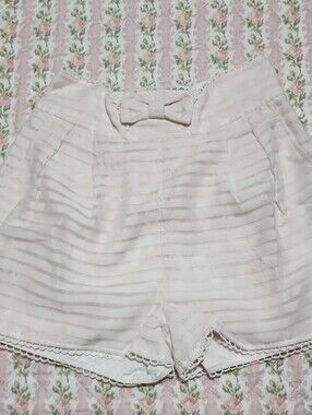 LIZ LISA 🎀 Bow-Accent Shorts